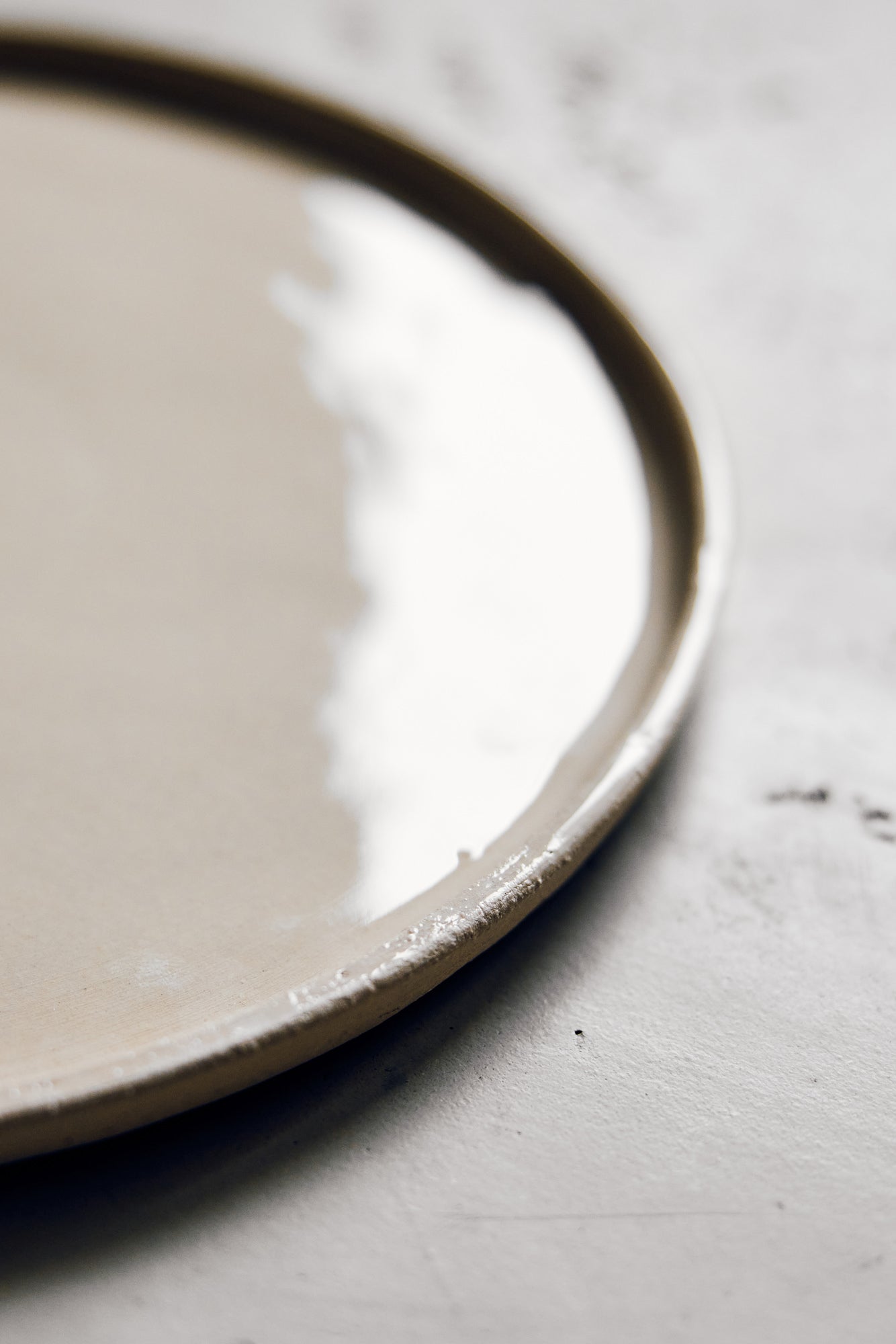 WARM WHITE PLATE